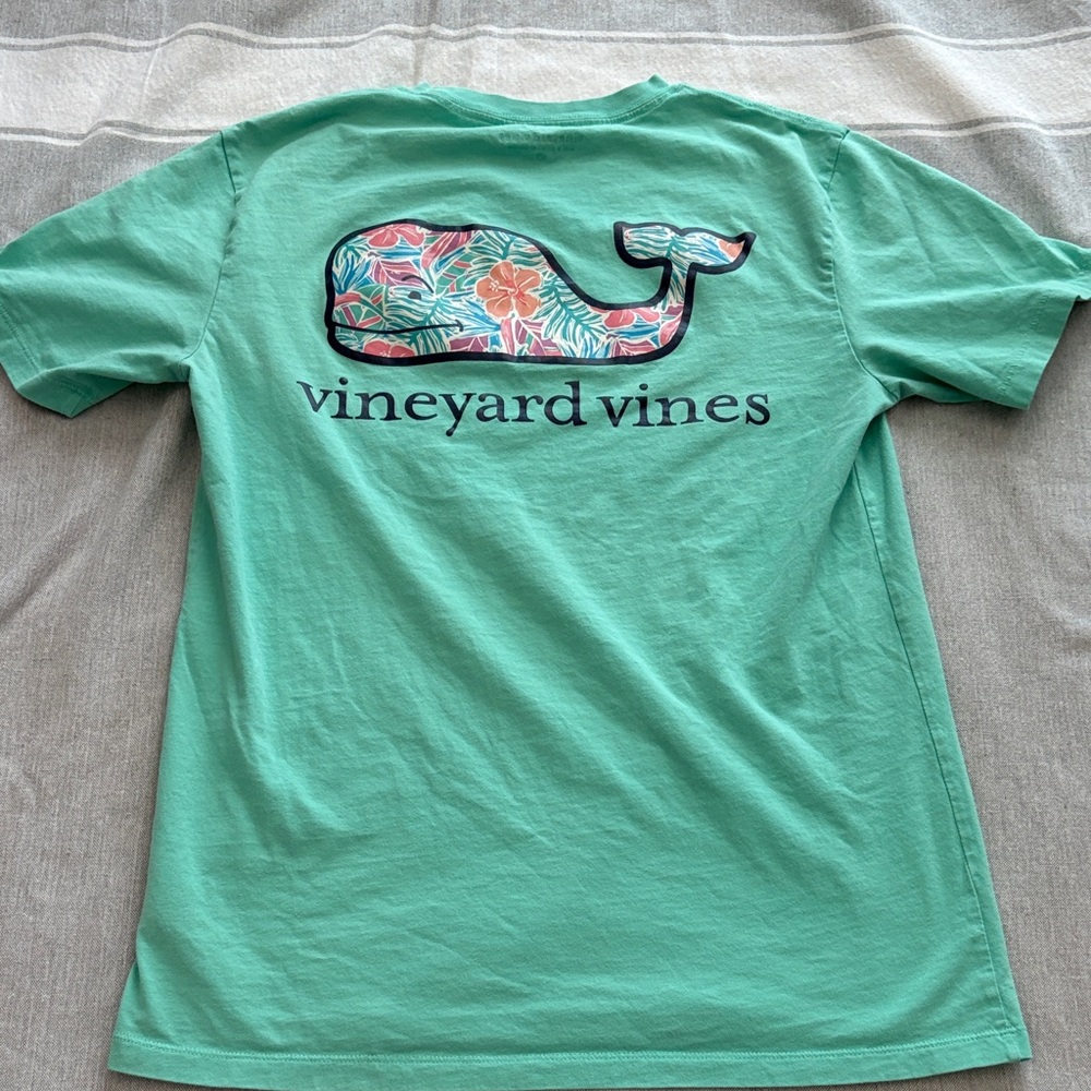 Vineyard Vines Mint Tee with Tropical Whale Design